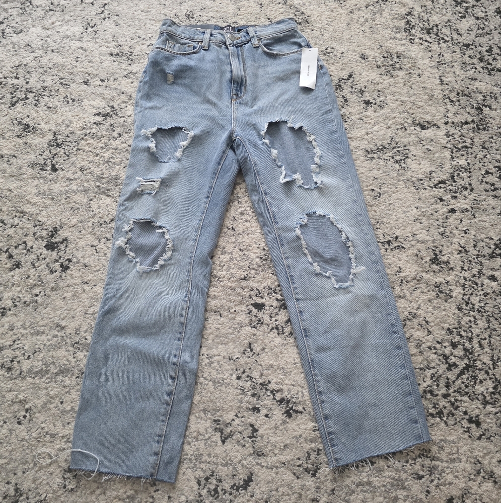 Urban Outfitters BDG Mom Highrise Vintage Distressed Jeans Womens Size 25 NWT